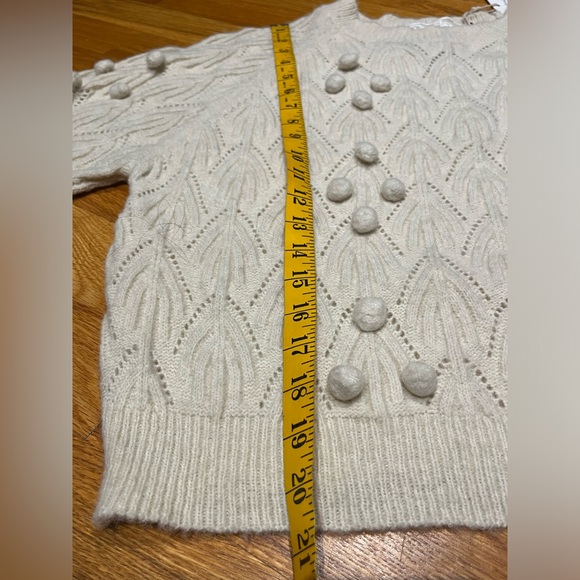 Pink Martini Cream popcorn sweater, Size Smallll - Picture 5 of 7